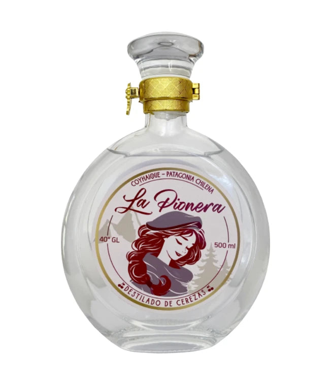 Botella La Pionera, destilado de cerezas patagónico, 500ml, Vista Hermosa Distillery